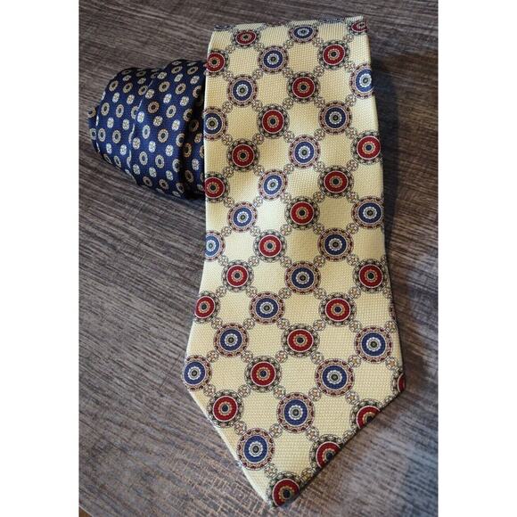 Tommy Hilfiger 100% Silk Tie Yellow Blue Maroon Woven Classic Geometric 59 x4 - Picture 1 of 5
